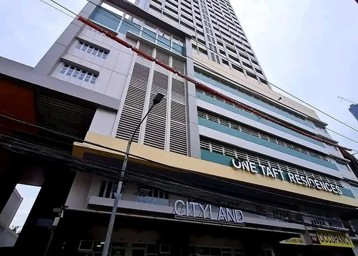 Maison d'hôtes One Taft Residences Cityland *